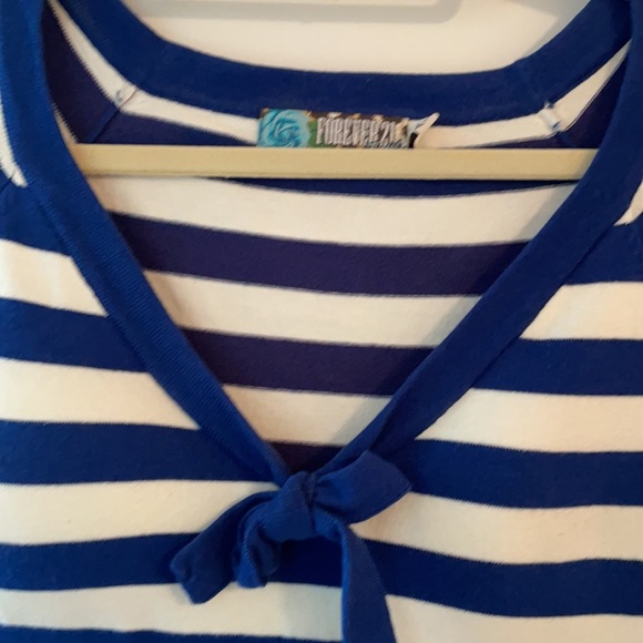 Super cute retro forever 21 top with tulle! - Picture 2 of 7